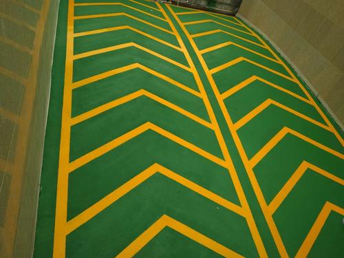 無震動防滑坡道